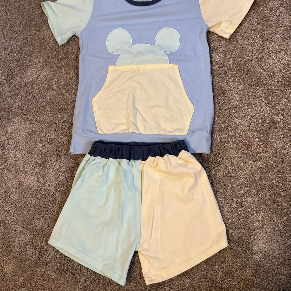 Boys Mickey Mouse Short Set size 7